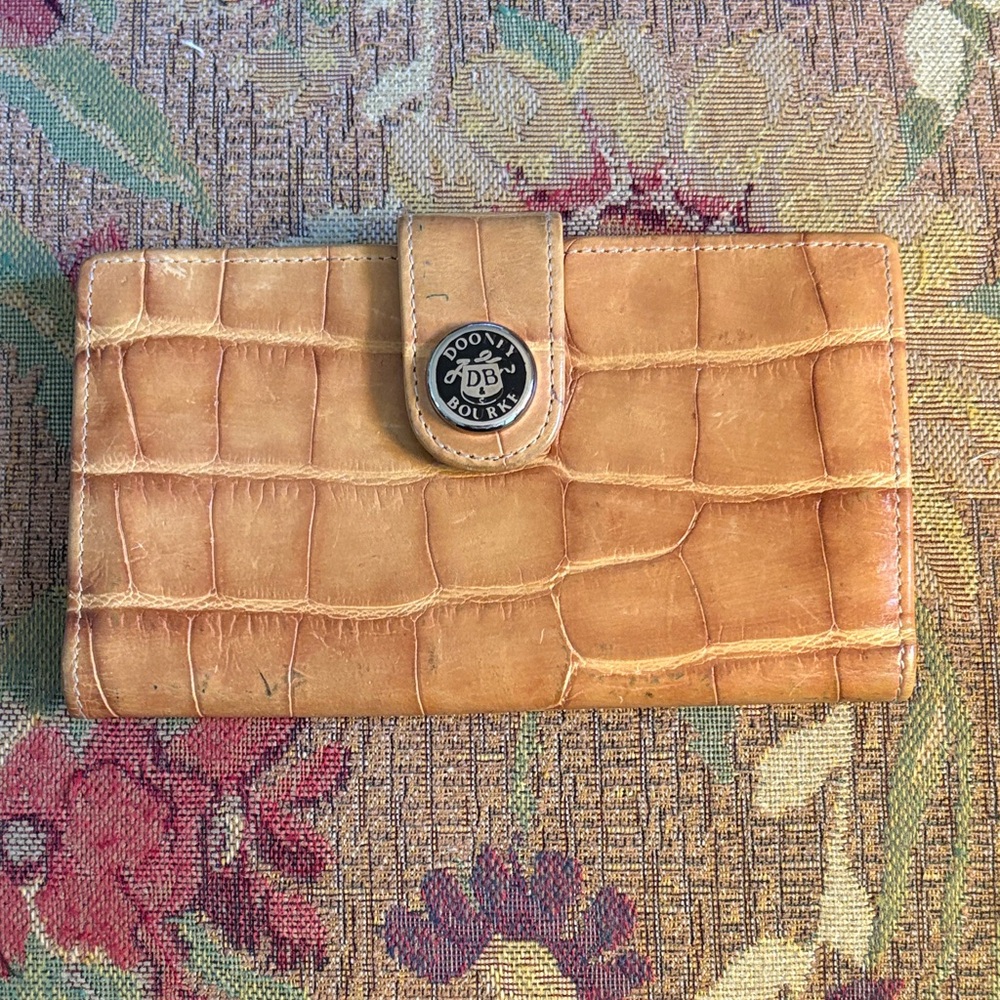 Vintage Dooney & Bourke Light Brown Croc Embossed Wallet/Checkbook